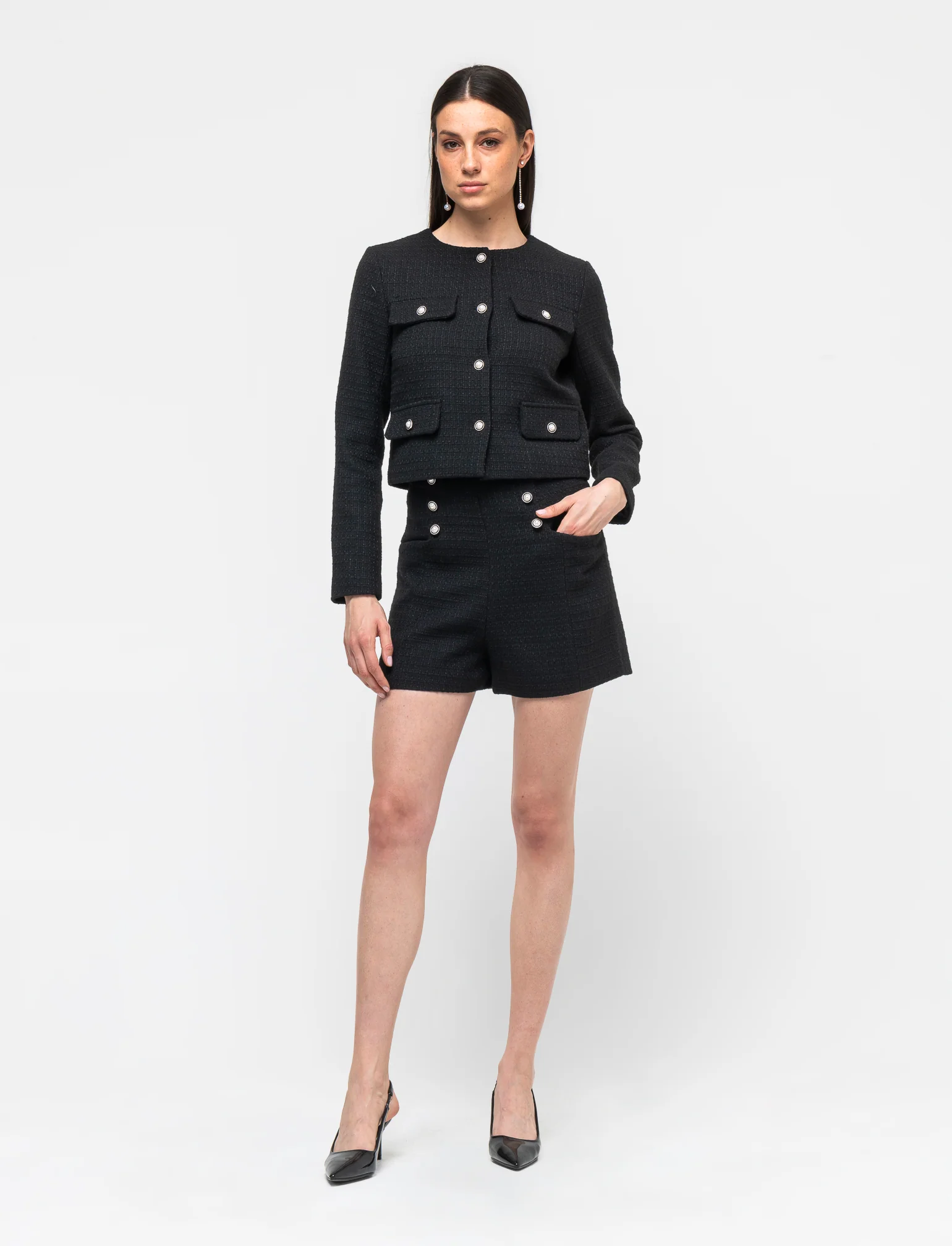 Pantaloncio con bottoni da donna - Nero - Image 3